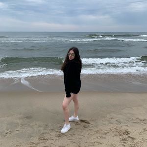 Meet your Posher, Abby